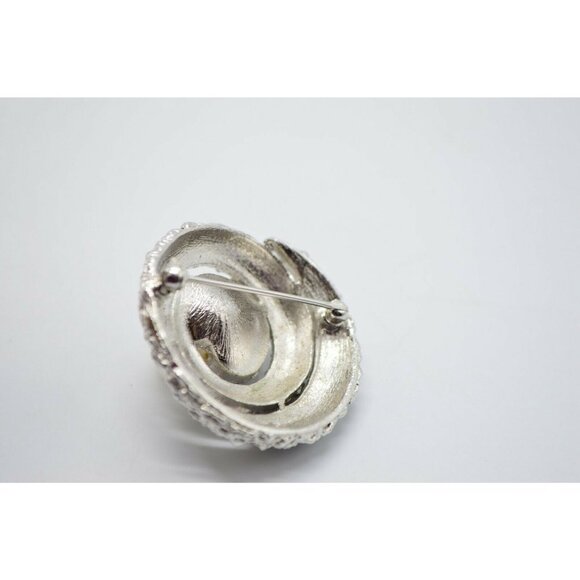 Crown Trifari Faux Pearl Textured Silver Tone Shel - Picture 4 of 5